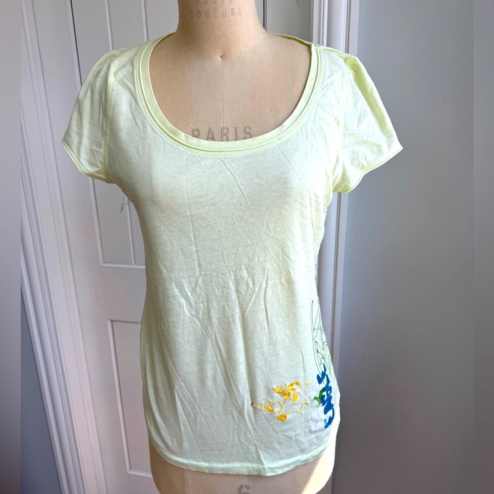 American Eagle Outfitters women’s Yellow Fitted Short Sleeve Tee size XL/L